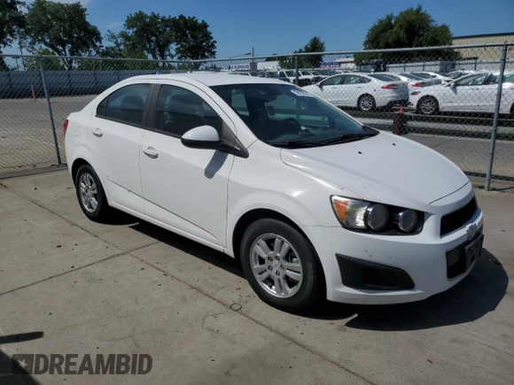 2012 Chevrolet Sonic LS z VIN 1G1JA5SH5C4135658, wystawiony jako Copart lot #58280565 z przebiegiem 140 279 mil mil oraz Czysty tytuł • Clean title. Historia ofert i sprzedaży dostępna na DreamBid. Obrazek 4.