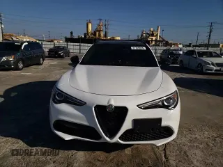 2022 Alfa Romeo Stelvio Veloce z VIN ZASPAKBN5N7D47295, wystawiony jako Copart lot #71765894 z przebiegiem 19 364 mil mil oraz Szkoda całkowita • Salvage title. Historia ofert i sprzedaży dostępna na DreamBid. Obrazek 11.