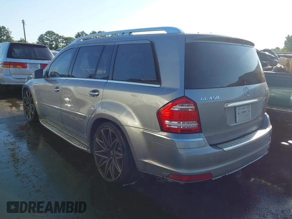 2012 Mercedes-Benz GL 450 z VIN 4JGBF7BE5CA764218, wystawiony jako IAAI lot #42349351 z przebiegiem 196 127 mil mil oraz . Historia ofert i sprzedaży dostępna na DreamBid. Obrazek 3.