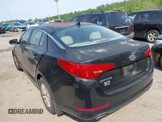 2011 Kia Optima LX with VIN KNAGM4A71B5055033, listed as a IAAI auction lot 42047870 with 286,173 mi miles and . Bid and sale history available at carsss.com. Image 3.
