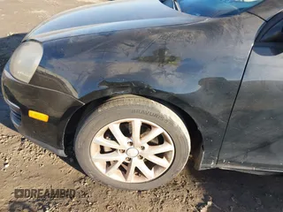 2010 Volkswagen Jetta Limited Edition с VIN 3VWAX7AJ4AM141777, выставлен на аукционе IAAI как лот 41461764 с пробегом 221 764 миль миль и . История ставок и продаж доступна на DreamBid. Изображение 17.