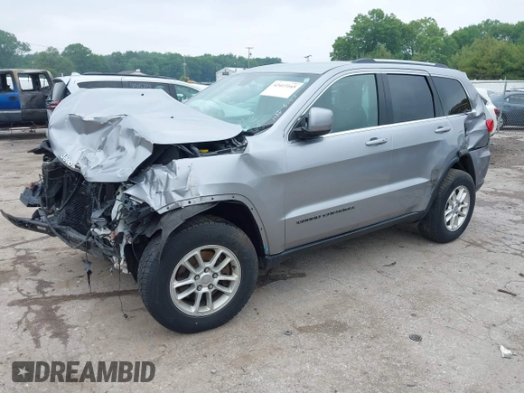 2018 Jeep Grand Cherokee Laredo z VIN 1C4RJFAG0JC129021, wystawiony jako IAAI lot #42413165 z przebiegiem 103 743 mil mil oraz . Historia ofert i sprzedaży dostępna na DreamBid. Obrazek 16.