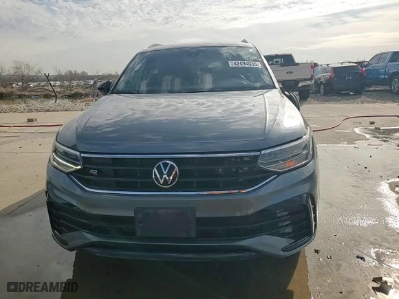 2022 Volkswagen Tiguan SE R-Line Black with VIN 3VVCB7AX1NM173057, listed as a Copart auction lot 42494035 with 36,168 mi miles and Salvage Title. Bid and sale history available at carsss.com. Image 14.