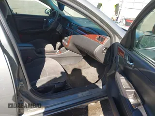 2008 Chevrolet Impala LS z VIN 2G1WB58K081321648, wystawiony jako IAAI lot #41784972 z przebiegiem 143 337 mil mil oraz . Historia ofert i sprzedaży dostępna na DreamBid. Obrazek 5.