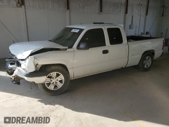 2005 Chevrolet Silverado 1500 Work Truck with VIN 1GCEC19X85Z252519, listed as a Copart auction lot 52890015 with 303,435 mi miles and Salvage Title. Bid and sale history available at DreamBid. Image 1.