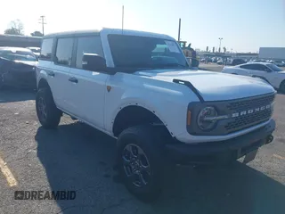 2024 Ford Bronco Badlands z VIN 1FMEE9BP5RLA09693, wystawiony jako IAAI lot #42146875 z przebiegiem 5806 mil mil oraz . Historia ofert i sprzedaży dostępna na DreamBid. Obrazek 1.