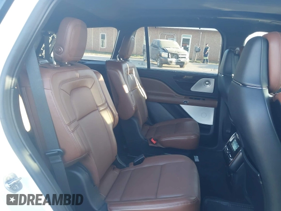 2020 Lincoln Aviator Reserve with VIN 5LM5J7XC8LGL36060, listed as a IAAI auction lot 41851651 with 36,367 mi miles and . Bid and sale history available at DreamBid. Image 8.