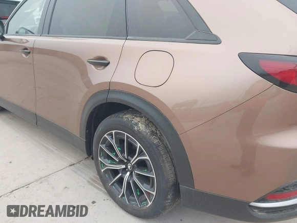2025 Mazda CX-70 Premium Plus with VIN JM3KJEHA1S1111323, listed as a IAAI auction lot 42109316 with 561 mi miles and . Bid and sale history available at DreamBid. Image 6.