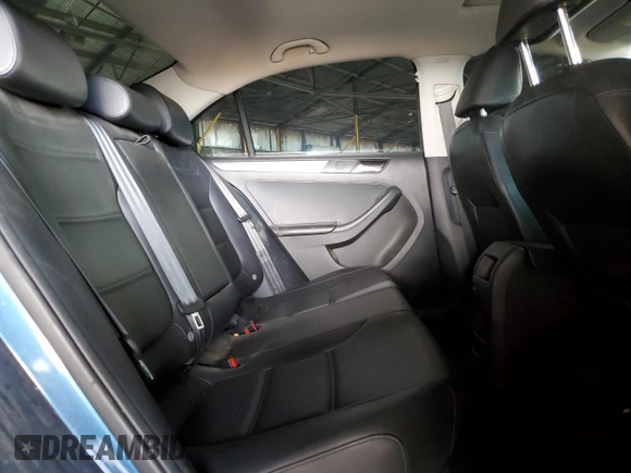2015 Volkswagen Jetta SE with VIN 3VWD17AJ4FM319385, listed as a Copart auction lot 58380125 with 124,877 mi miles and Salvage title. Bid and sale history available at DreamBid. Image 10.
