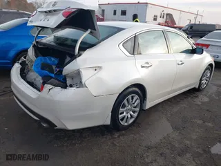 2017 Nissan Altima 2.5 SR with VIN 1N4AL3AP9HC207950, listed as a IAAI auction lot 40754028 with 104,981 mi miles. Bid and sale history available at carsss.com. Image 4.