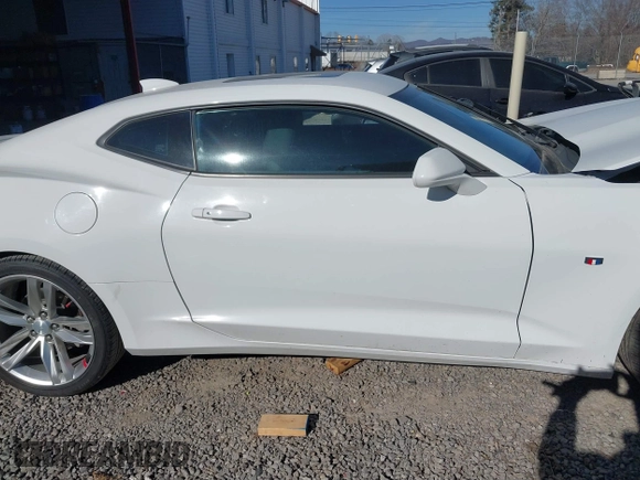 2016 Chevrolet Camaro 2LT z VIN 1G1FD1RS5G0124566, wystawiony jako IAAI lot #41691391 z przebiegiem 62 726 mil mil oraz . Historia ofert i sprzedaży dostępna na DreamBid. Obrazek 14.