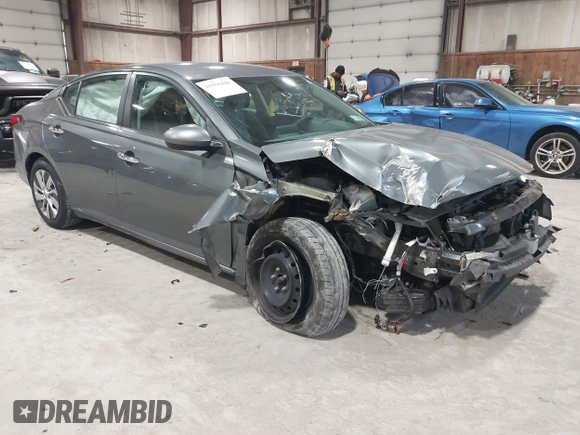 2019 Nissan Altima S with VIN 1N4BL4BV3KC254910, listed as a IAAI auction lot 41956446 with 71,798 mi miles and . Bid and sale history available at carsss.com. Image 1.