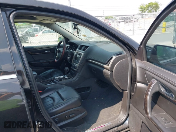 2016 GMC Acadia Denali z VIN 1GKKVTKD2GJ170199, wystawiony jako IAAI lot #42400004 z przebiegiem 155 556 mil mil oraz . Historia ofert i sprzedaży dostępna na DreamBid. Obrazek 5.