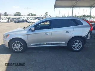 2016 Volvo XC60 T5 Drive-E Premier с VIN YV440MDK2G2836800, выставлен на аукционе IAAI как лот 42386640 с пробегом 101 809 миль миль и . История ставок и продаж доступна на DreamBid. Изображение 15.