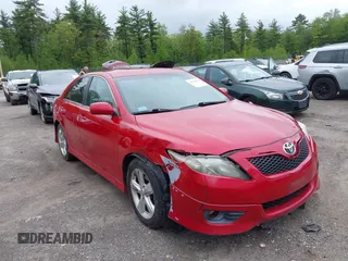 2011 Toyota Camry LE z VIN 4T1BF3EKXBU702661, wystawiony jako IAAI lot #42330973 z przebiegiem 187 339 mil mil oraz . Historia ofert i sprzedaży dostępna na DreamBid. Obrazek 1.