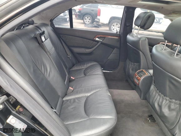 2006 Mercedes-Benz S-Class 5.0L with VIN WDBNG75JX6A483817, listed as a Copart auction lot 44381565 with 0 mi miles and Non Repairable. Bid and sale history available at carsss.com. Image 10.