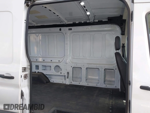 2021 Ford Transit Cargo с VIN 1FTBR1C84MKA37715, выставлен на аукционе IAAI как лот 41912160 с пробегом 185 240 миль миль и . История ставок и продаж доступна на DreamBid. Изображение 8.