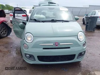 2015 FIAT 500 Sport z VIN 3C3CFFBR5FT663509, wystawiony jako IAAI lot #42117175 z przebiegiem 81 358 mil mil oraz . Historia ofert i sprzedaży dostępna na DreamBid. Obrazek 13.