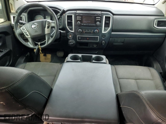 2017 Nissan Titan SV z VIN 1N6AA1EJ3HN575519, wystawiony jako Copart lot #59266955 z przebiegiem 189 743 mil mil oraz Czysty tytuł • Clean title. Historia ofert i sprzedaży dostępna na DreamBid. Obrazek 8.