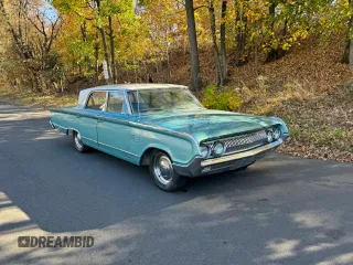 1964 Mercury Monterey z VIN 4W42Y537013, wystawiony jako Copart lot #79842704 z przebiegiem 30 729 mil mil oraz Tytuł czysty. Historia ofert i sprzedaży dostępna na DreamBid. Obrazek 1.