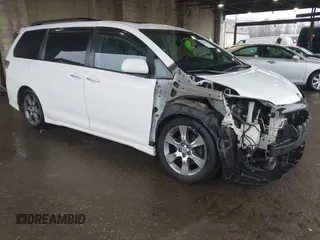 2015 Toyota Sienna SE with VIN 5TDXK3DC1FS528070, listed as a IAAI auction lot 41780191 with 117,488 mi miles. Bid and sale history available at carsss.com. Image 1.
