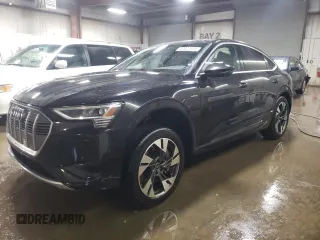 2022 Audi e-tron Sportback S line Premium Plus z VIN WA12AAGE4NB022165, wystawiony jako Copart lot #43021435 z przebiegiem 28 760 mil mil oraz Szkody całkowita. Historia ofert i sprzedaży dostępna na DreamBid. Obrazek 1.