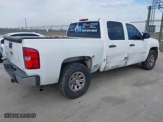 2009 Chevrolet Silverado 1500 LS with VIN 3GCEC13CX9G196238, listed as a IAAI auction lot 41690264 with 258,392 mi miles. Bid and sale history available at carsss.com. Image 4.