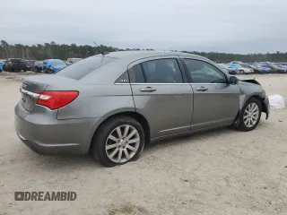 2013 Chrysler 200 Touring z VIN 1C3CCBBB2DN584591, wystawiony jako Copart lot #41503815 z przebiegiem Nie podano mil oraz Szkoda całkowita • Salvage title. Historia ofert i sprzedaży dostępna na DreamBid. Obrazek 3.