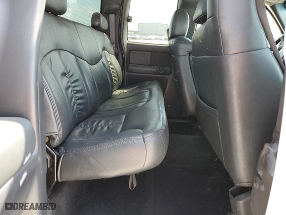 2000 Chevrolet Silverado 2500 LS with VIN 1GCGK29U8YE356723, listed as a Copart auction lot 64437364 with 168,138 mi miles and Salvage Title. Bid and sale history available at carsss.com. Image 10.