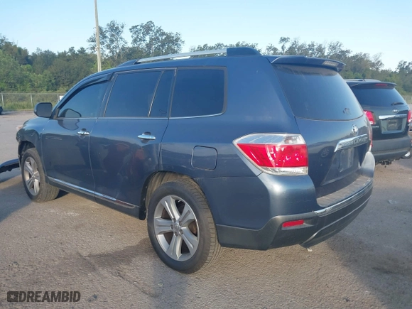 2013 Toyota Highlander Limited with VIN 5TDYK3EH2DS122634, listed as a IAAI auction lot 40491413 with 230,275 mi miles. Bid and sale history available at carsss.com. Image 3.