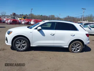 2021 Audi Q3 S line Premium z VIN WA1DECF32M1054786, wystawiony jako IAAI lot #42065278 z przebiegiem 47 615 mil mil oraz . Historia ofert i sprzedaży dostępna na DreamBid. Obrazek 14.