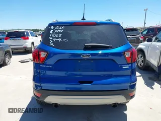 2019 Ford Escape Titanium с VIN 1FMCU0J96KUC34410, выставлен на аукционе IAAI как лот 42309333 с пробегом 88 357 миль миль и . История ставок и продаж доступна на DreamBid. Изображение 17.