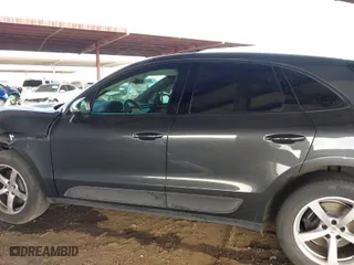 2021 Porsche Macan with VIN WP1AA2A56MLB02414, listed as a IAAI auction lot 41701951 with 31,321 mi miles. Bid and sale history available at carsss.com. Image 14.