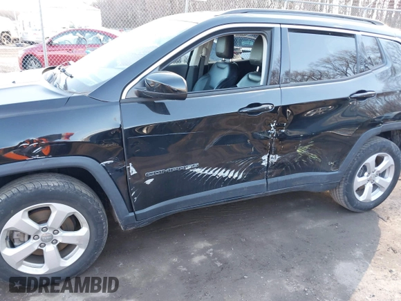 2017 Jeep Compass Latitude with VIN 3C4NJDBB8HT679989, listed as a IAAI auction lot 41499263 with 73,369 mi miles. Bid and sale history available at carsss.com. Image 6.