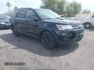 2018 Ford Explorer XLT z VIN 1FM5K7D89JGB09280, wystawiony jako IAAI lot #42360480 z przebiegiem 76 727 mil mil oraz . Historia ofert i sprzedaży dostępna na DreamBid. Obrazek 1.