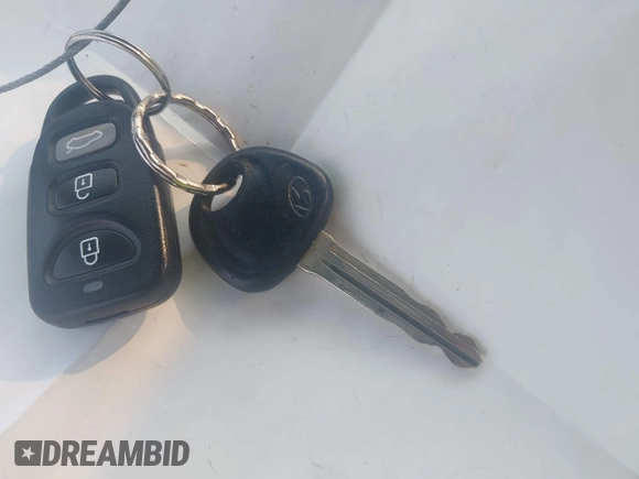 2007 Hyundai Elantra GLS z VIN KMHDU46D07U228733, wystawiony jako IAAI lot #42406987 z przebiegiem 125 879 mil mil oraz . Historia ofert i sprzedaży dostępna na DreamBid. Obrazek 11.