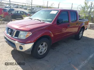 2008 Nissan Frontier SE z VIN 1N6AD07UX8C445256, wystawiony jako IAAI lot #42268253 z przebiegiem 174 692 mil mil oraz . Historia ofert i sprzedaży dostępna na DreamBid. Obrazek 18.