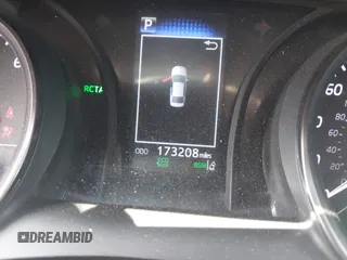 2022 Toyota Camry SE z VIN 4T1T11AK5NU701354, wystawiony jako IAAI lot #42135026 z przebiegiem 173 208 mil mil oraz . Historia ofert i sprzedaży dostępna na DreamBid. Obrazek 15.