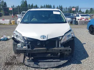 2015 Toyota Sienna Limited с VIN 5TDDK3DC6FS114592, выставлен на аукционе IAAI как лот 42369139 с пробегом 134 436 миль миль и . История ставок и продаж доступна на DreamBid. Изображение 13.