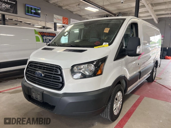 2017 Ford Transit z VIN 1FTYE1ZM1HKA12366, wystawiony jako IAAI lot #42501054 z przebiegiem 199 105 mil mil oraz . Historia ofert i sprzedaży dostępna na DreamBid. Obrazek 6.