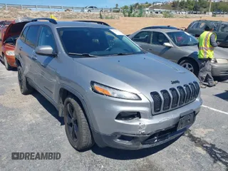 2016 Jeep Cherokee Latitude with VIN 1C4PJMCS4GW170322, listed as a IAAI auction lot 41841572 with 112,884 mi miles and . Bid and sale history available at carsss.com. Image 1.