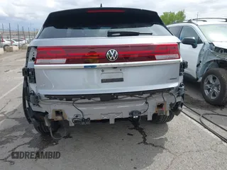 2024 Volkswagen Atlas SE с VIN 1V2HE2CA9RC235656, выставлен на аукционе IAAI как лот 42203072 с пробегом 31 500 миль миль и . История ставок и продаж доступна на DreamBid. Изображение 12.