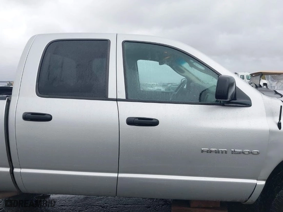2003 Dodge Ram 1500 ST with VIN 1D7HU18ZX3J555025, listed as a IAAI auction lot 41522993 with 195,007 mi miles. Bid and sale history available at carsss.com. Image 14.