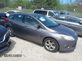 2014 Ford Focus SE z VIN 1FADP3K2XEL312903, wystawiony jako IAAI lot #42268324 z przebiegiem 214 258 mil mil oraz . Historia ofert i sprzedaży dostępna na DreamBid. Obrazek 1.
