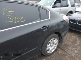 2009 Nissan Altima 2.5 S with VIN 1N4AL21E69C111073, listed as a IAAI auction lot 41852415 with 999,999 mi miles. Bid and sale history available at carsss.com. Image 6.