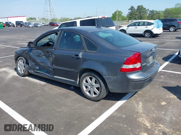 2007 Volvo S40 2.4L with VIN YV1MS382572301147, listed as a IAAI auction lot 42042856 with 184,474 mi miles. Bid and sale history available at carsss.com. Image 3.