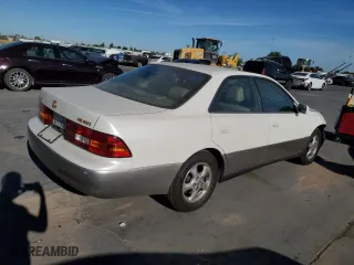 1998 Lexus ES 300 Luxury Sport Sdn with VIN JT8BF28G8W0095953, listed as a Copart auction lot 69954944 with 300,252 mi miles and Salvage Title. Bid and sale history available at carsss.com. Image 3.