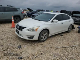 2015 Nissan Altima 2.5 S with VIN 1N4AL3APXFN372441, listed as a Copart auction lot 50377475 with 150,062 mi miles and Salvage Title. Bid and sale history available at carsss.com. Image 1.