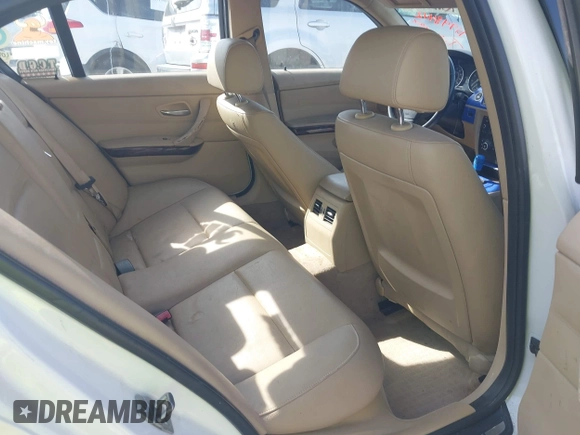 2011 BMW 3 Series 328i with VIN WBAPH7G51BNM55914, listed as a IAAI auction lot 41948442 with 130,732 mi miles. Bid and sale history available at carsss.com. Image 8.