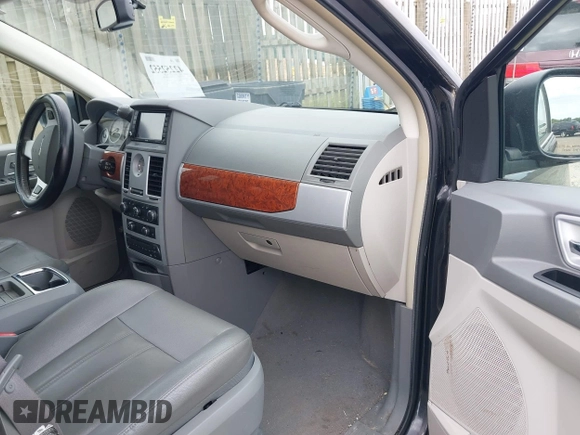2008 Chrysler Town & Country Touring with VIN 2A8HR54P48R730548, listed as a IAAI auction lot 42252552 with 170,299 mi miles and . Bid and sale history available at DreamBid. Image 5.